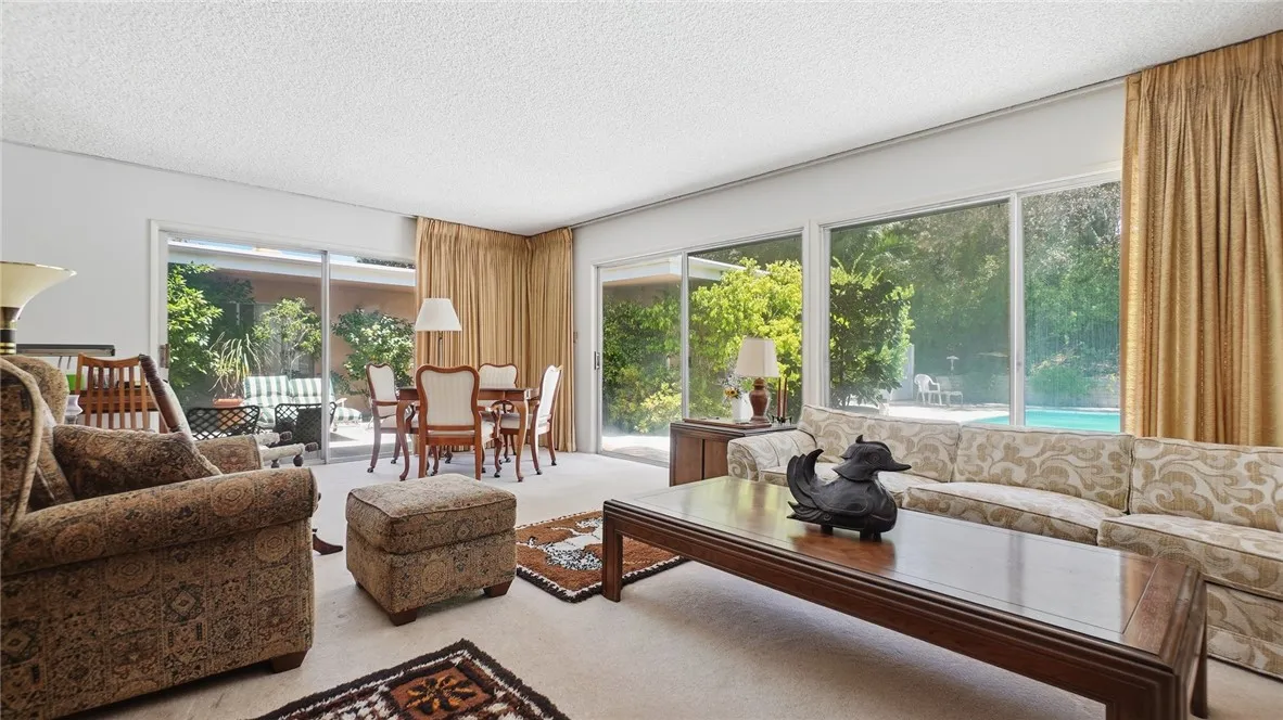 Formal Living area