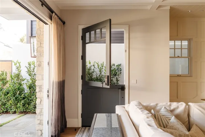 413 7th, Manhattan Beach, California 90266