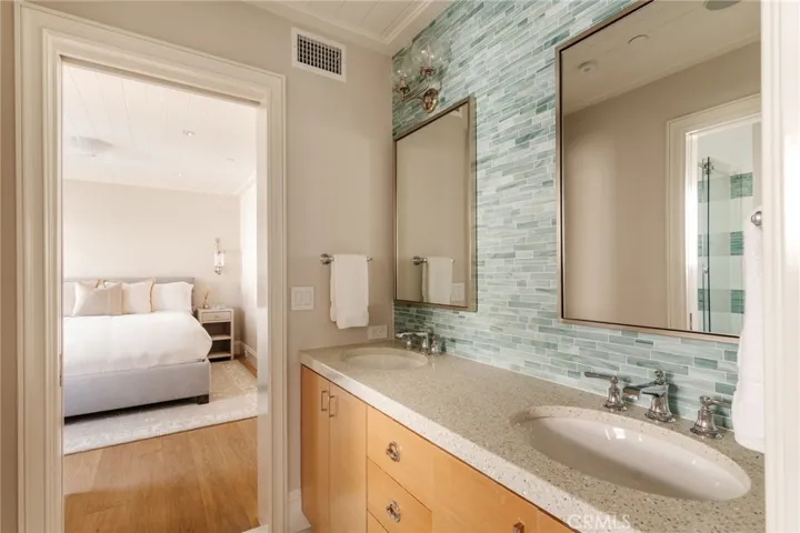 413 7th, Manhattan Beach, California 90266