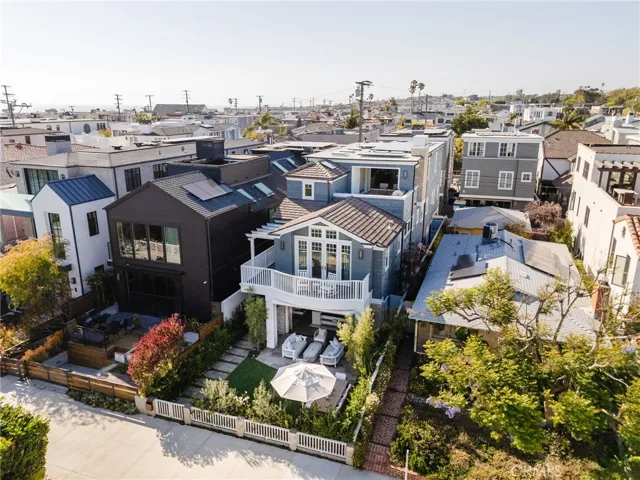 413 7th, Manhattan Beach, California 90266