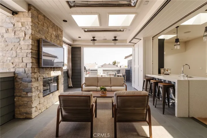 413 7th, Manhattan Beach, California 90266