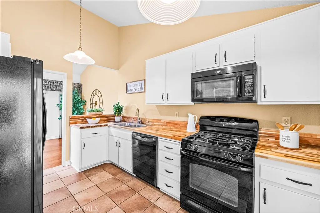 4769 Serrente Plz Yorba Linda CA 92886