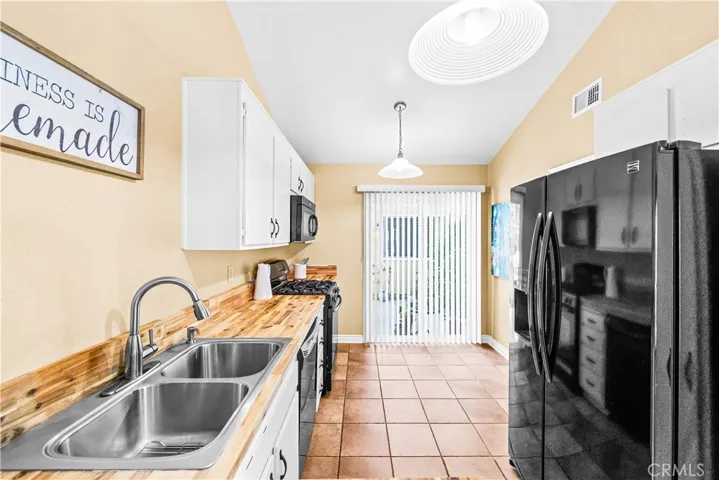 4769 Serrente Plz Yorba Linda CA 92886