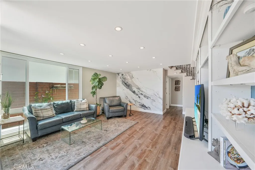 16266 Tisbury, Huntington Beach, California 92649 — photo 4