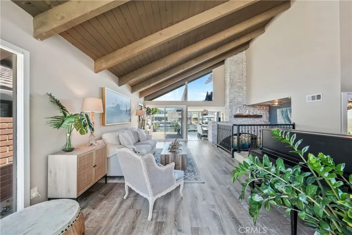 2nd Living Room