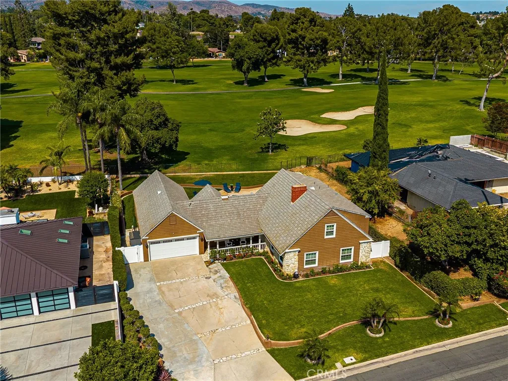 5642 Mountain View Ave