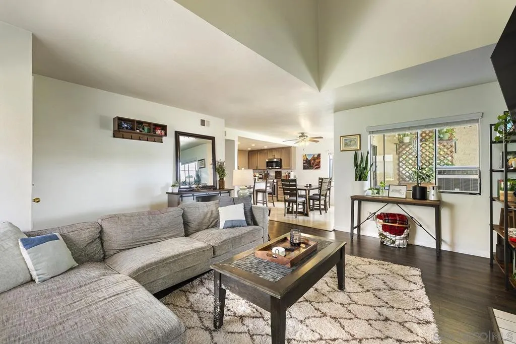 355 N Melrose Drive N E, Vista, California 92083 — photo 4