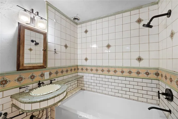 102 Corona, San Clemente, California 92672