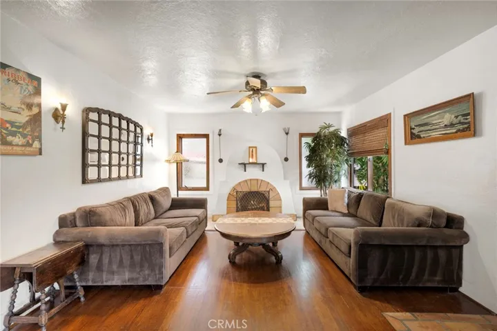 102 Corona, San Clemente, California 92672