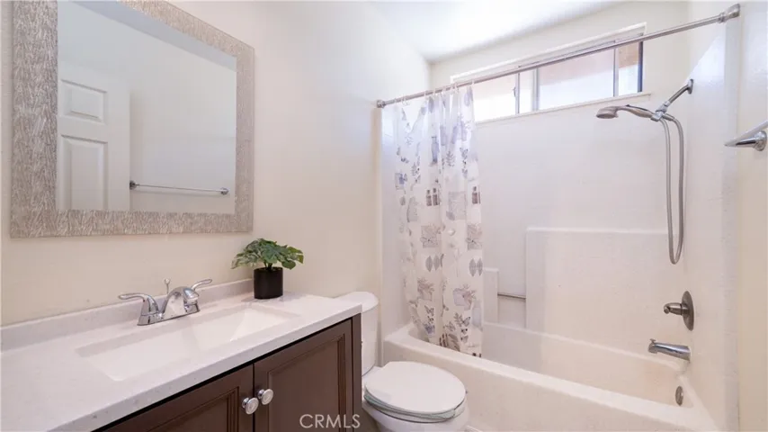 Upstairs Hallway Bath