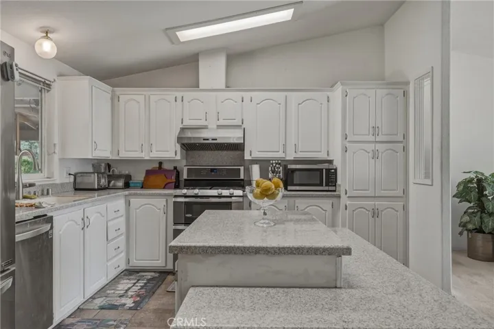 1450 Oak Hill Court, Lakeport, California 95453