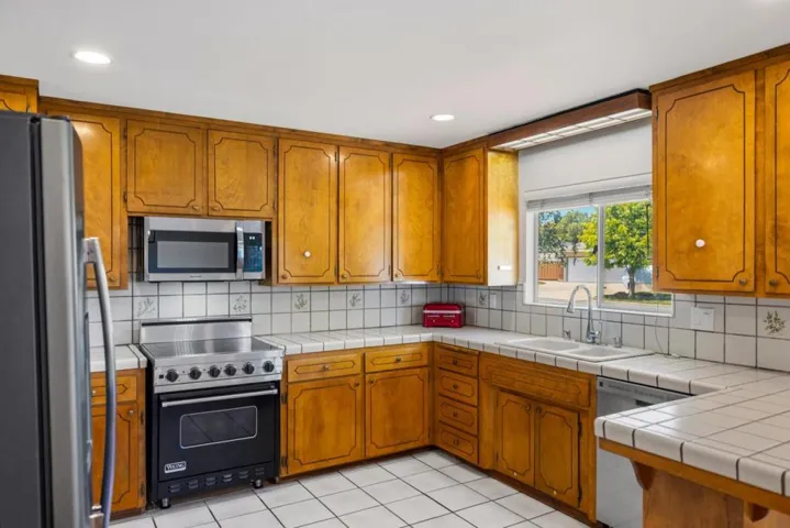 20091 Portola Drive, Salinas, California 93908