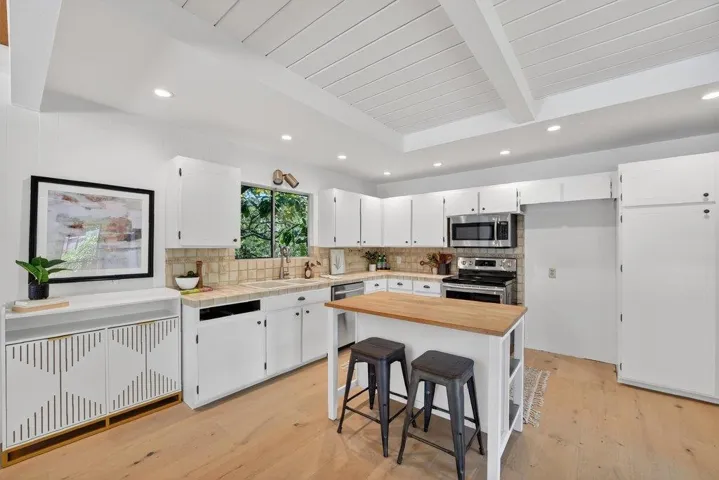 530 Cathedral Drive, Aptos, California 95003