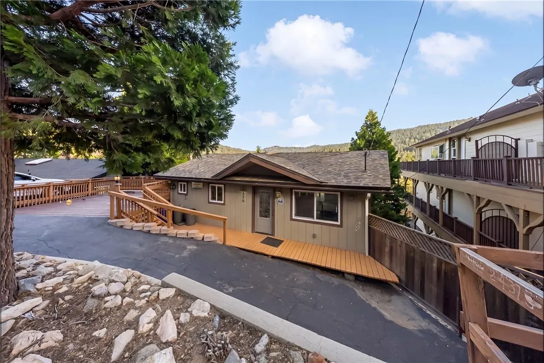 24375 Zurich Dr
