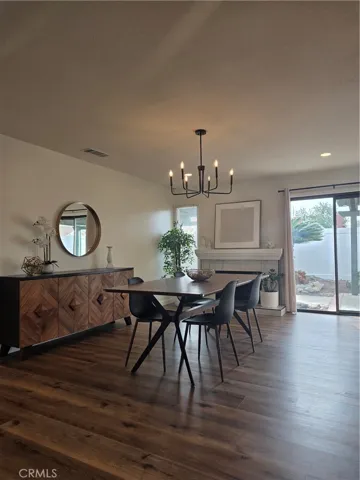 Family room/Dining room