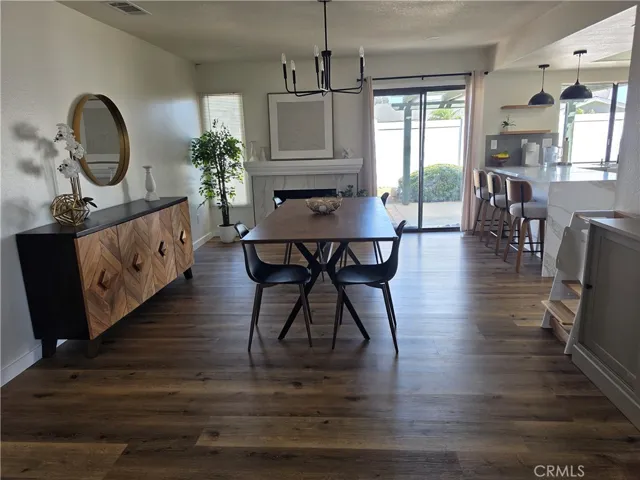 Family room/Dining room