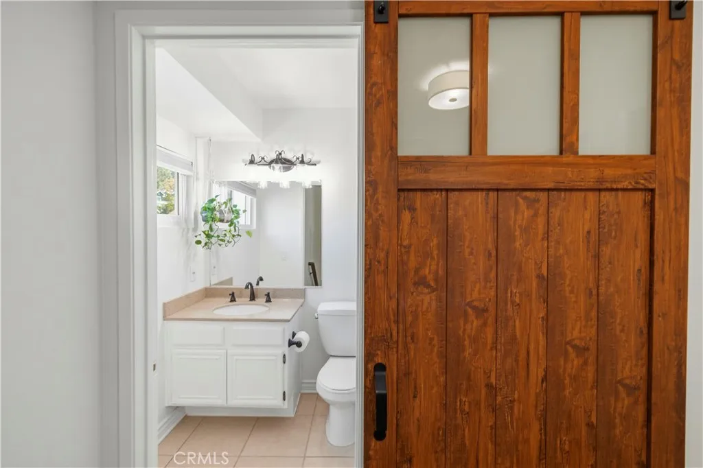 upstairs guest bathroom