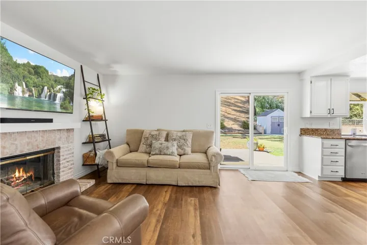 28235 Royal Road, Castaic, California 91384