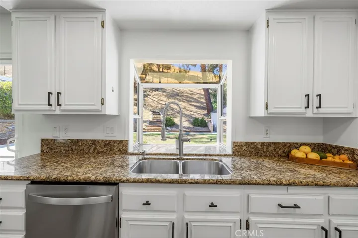 28235 Royal Road, Castaic, California 91384