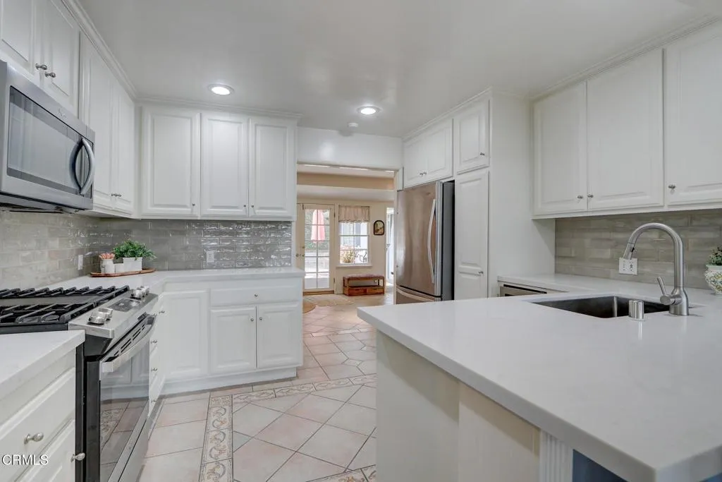 IMG_0056_57_58_59_60Interior01 (1)