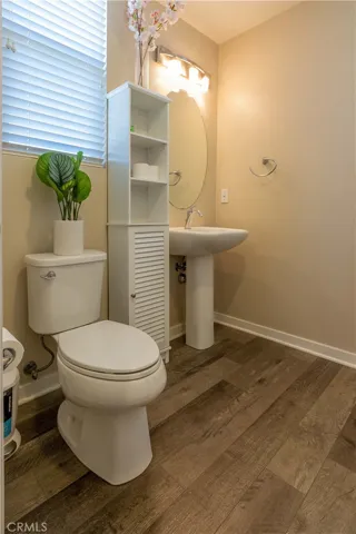 2nd floor 1/2 bath