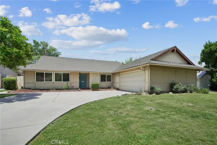 22259 Bassett, Canoga Park, California 91303