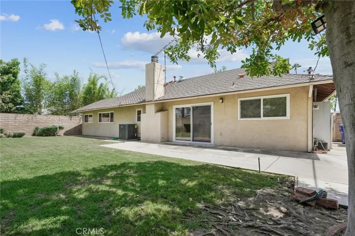 22259 Bassett, Canoga Park, California 91303