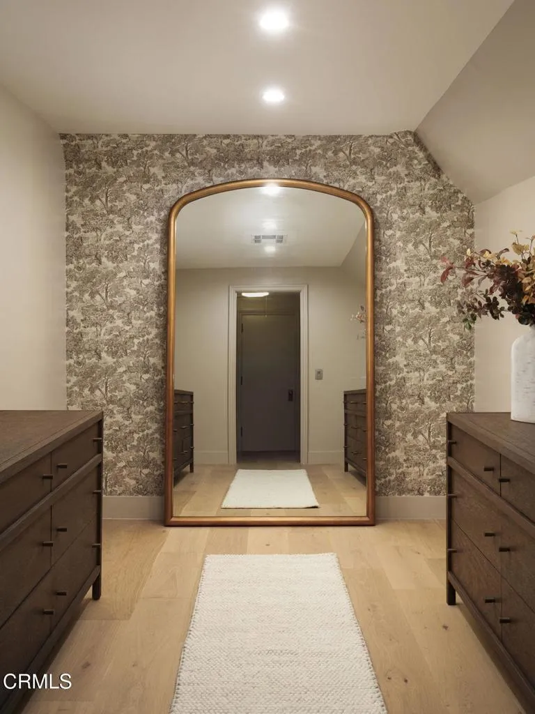 28-web-or-mls-1535 Ontario Ave by Pierre
