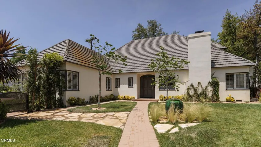 55-web-or-mls-1535 Ontario Ave by Pierre