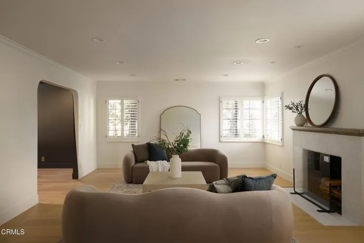 16-web-or-mls-1535 Ontario Ave by Pierre