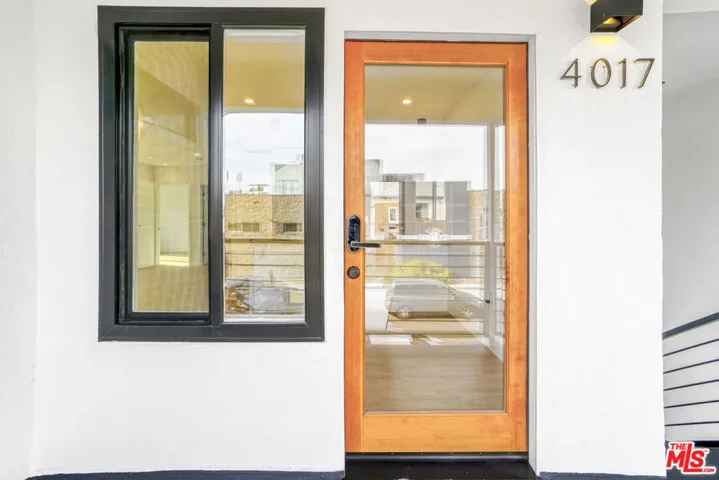 4017 Grand View Boulevard, Culver City, California 90066