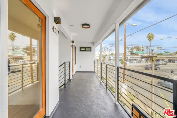 4017 Grand View Boulevard, Culver City, California 90066