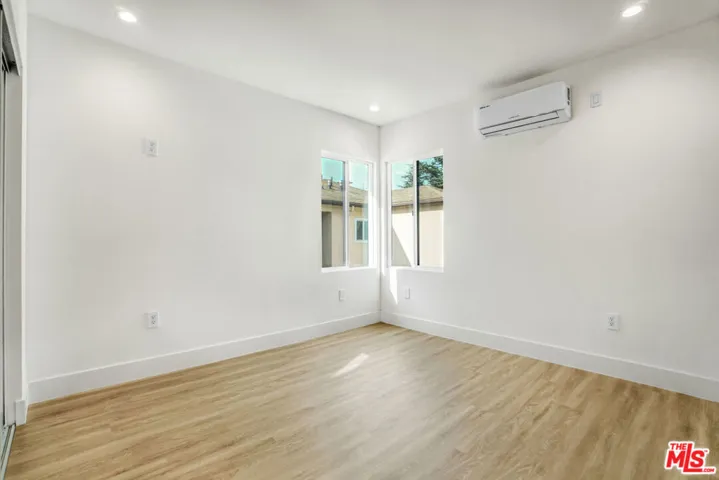 4017 Grand View Boulevard, Culver City, California 90066