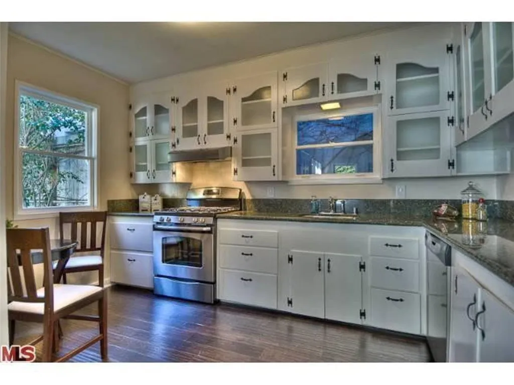 Cottage kitchen