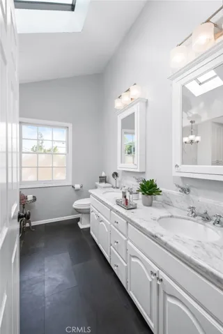 en suite primary bathroom