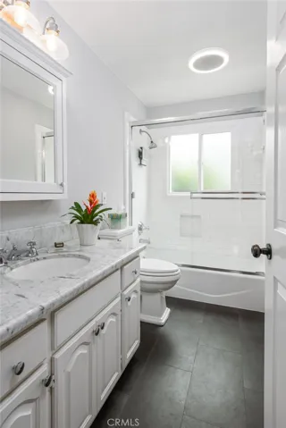 2nd upstairs bathroom