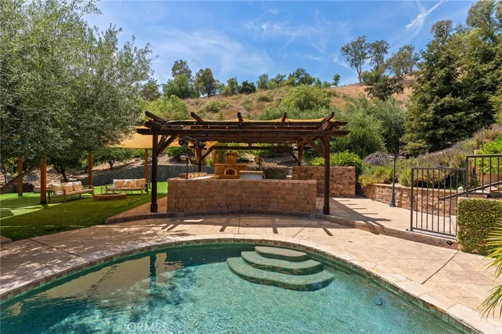 6029 Fairview, Agoura Hills, California 91301