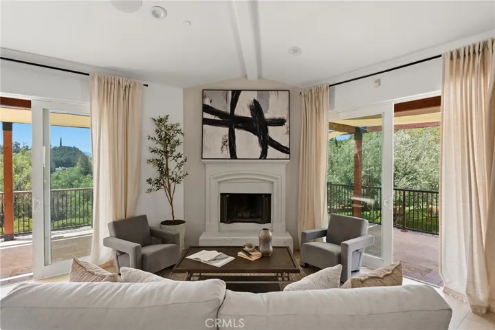 6029 Fairview, Agoura Hills, California 91301