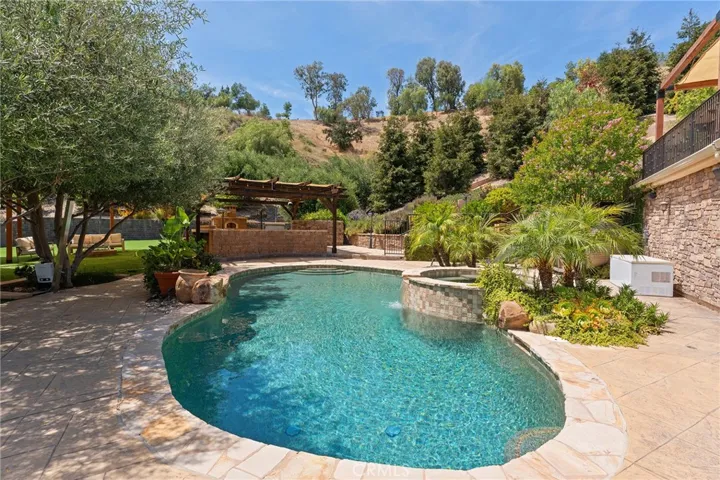 6029 Fairview, Agoura Hills, California 91301