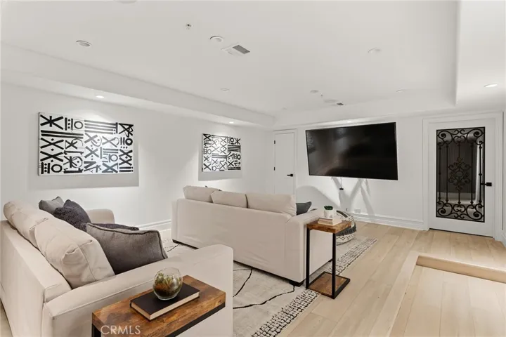 6029 Fairview, Agoura Hills, California 91301