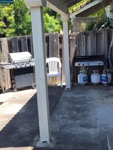 2 Tarn Ct, Hercules, California 94547