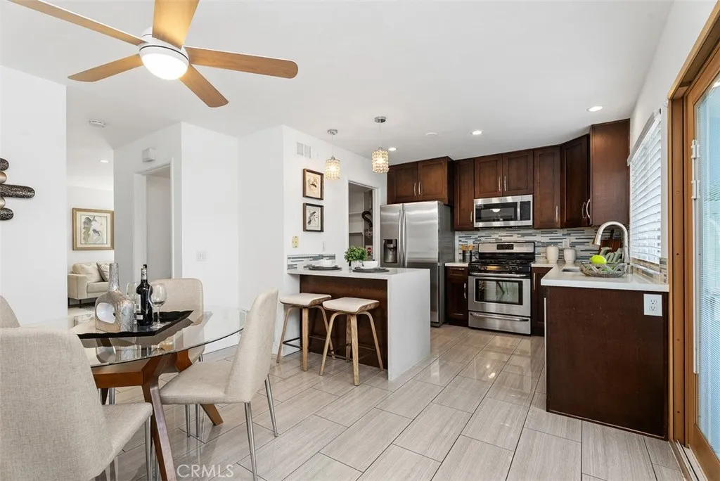 Kitchen & Dining
