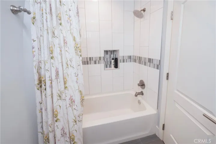 hall shower
