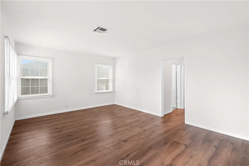10910 S Burl, Inglewood, California 90304 — photo 4