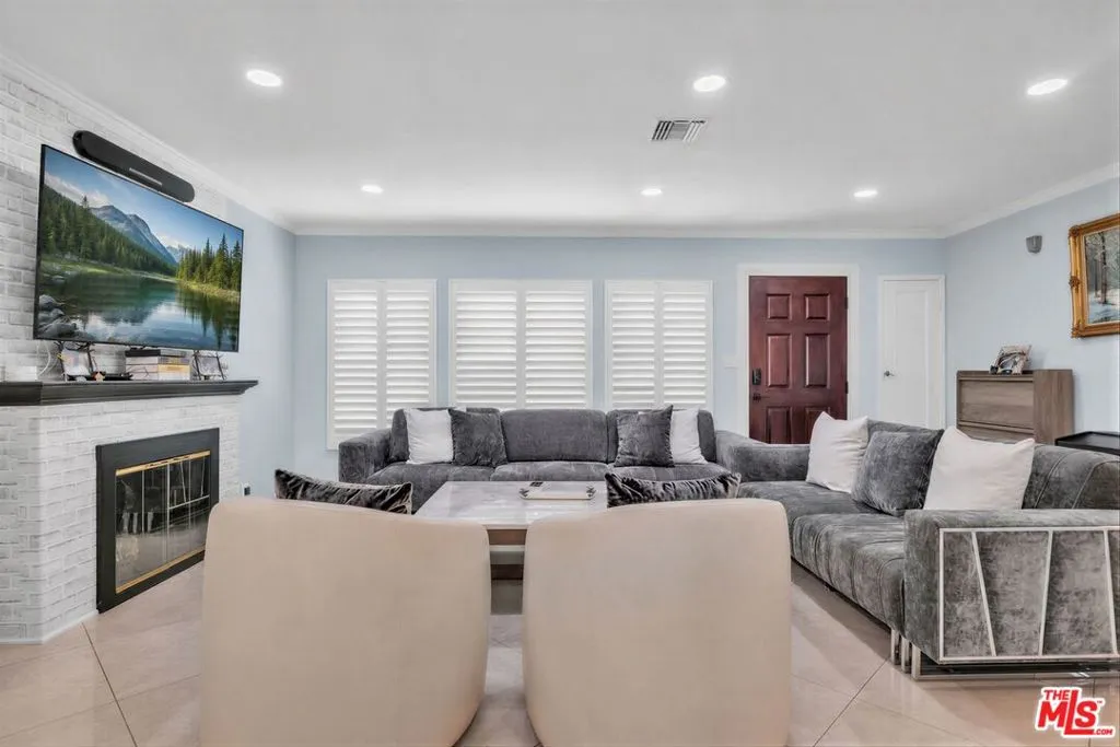 6718 Katherine Avenue, Van Nuys, California 91405 — photo 5
