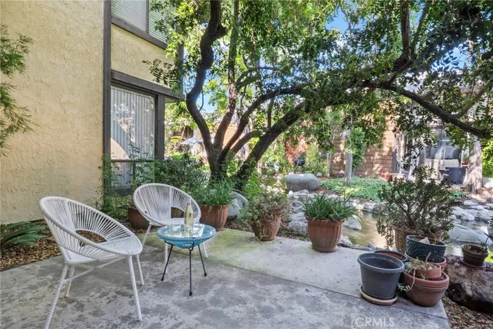 Great spot for coffee, a glass of wine, or pleasant meals.
