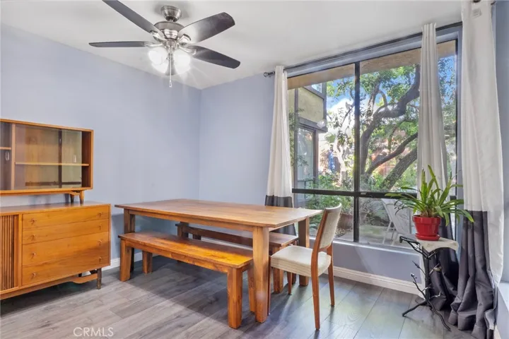 Dining room.
