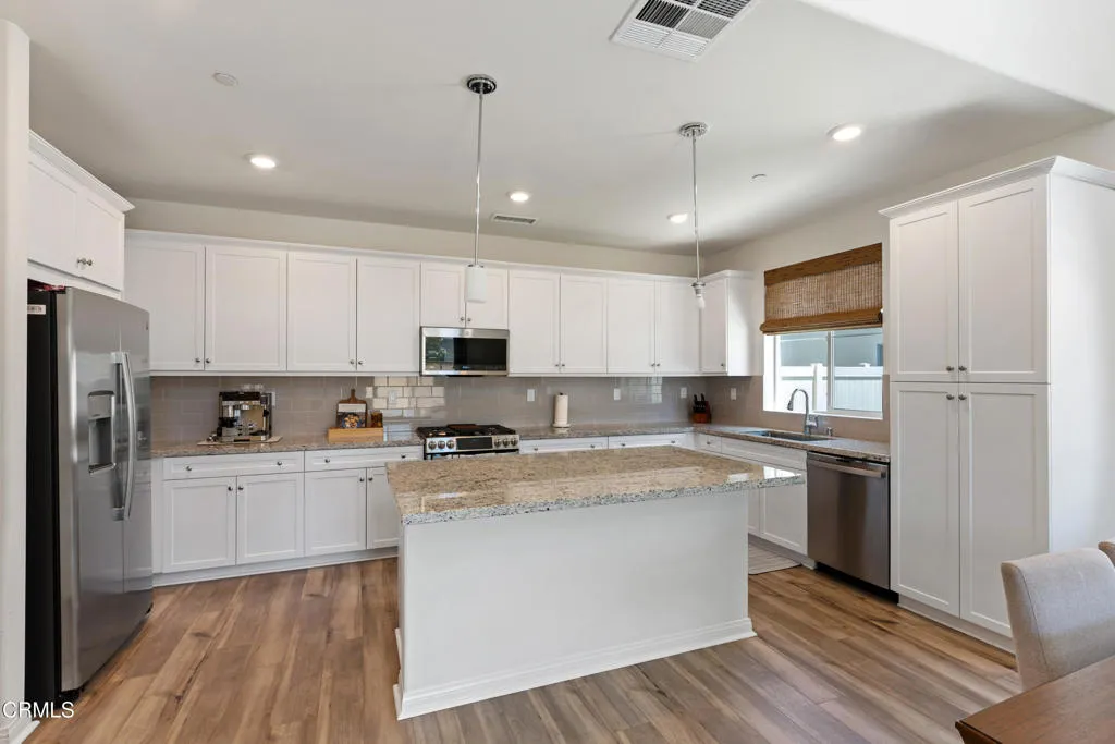 2169 Pomegranate St MLS-16
