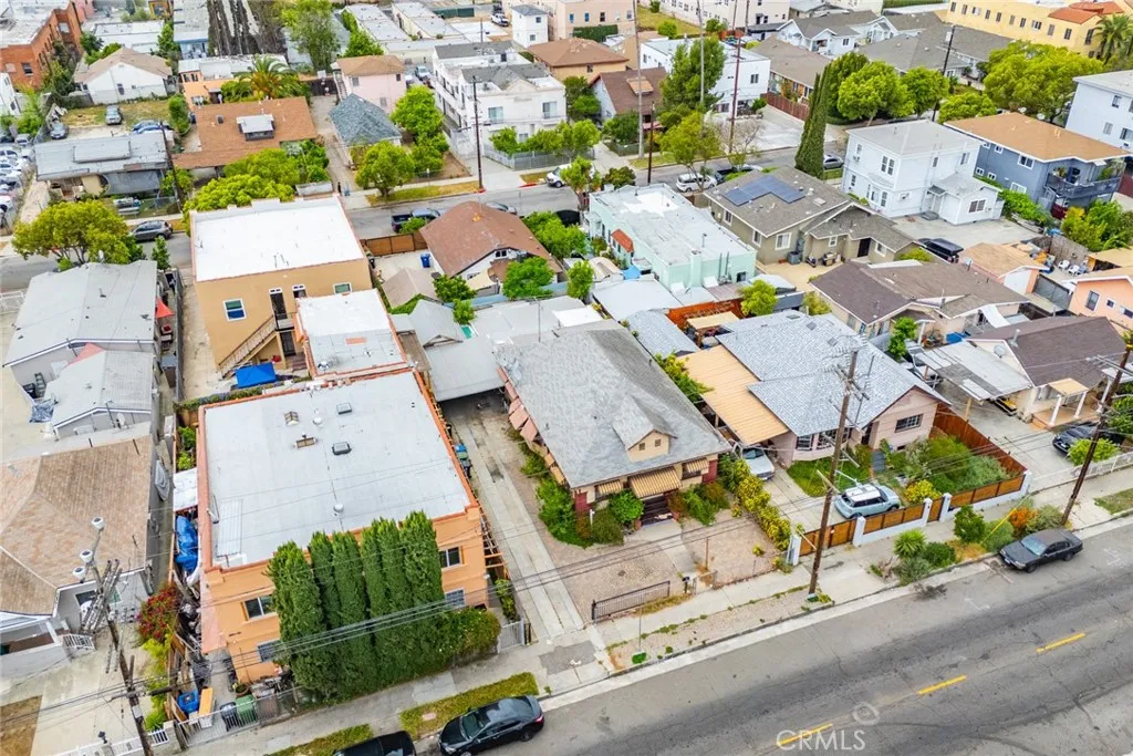 1127 N Normandie