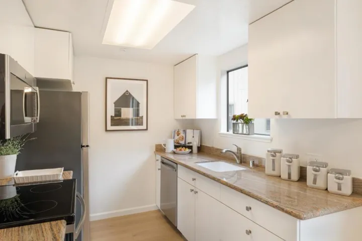 1070 Mercedes Avenue 12, Los Altos, California 94022